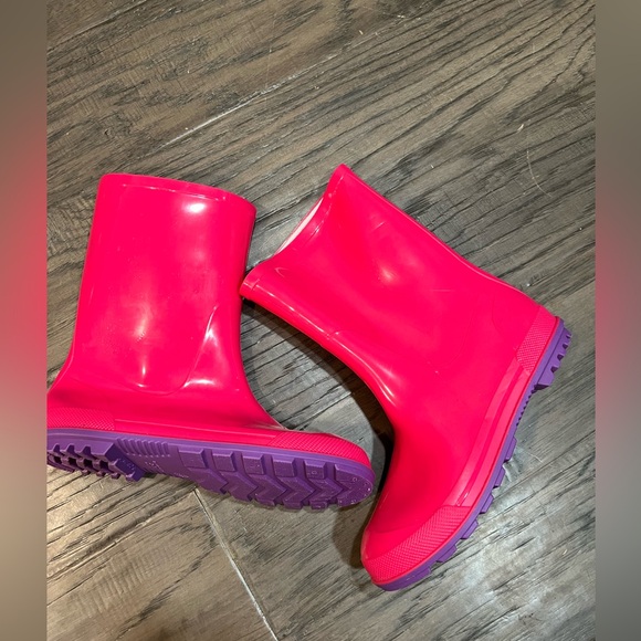 Girls’ Hot Pink Rain Boots - Picture 2 of 7